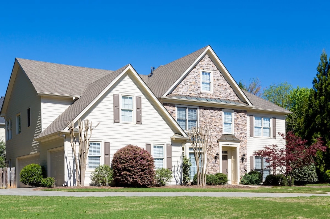 light-colored-house-with-new-roof